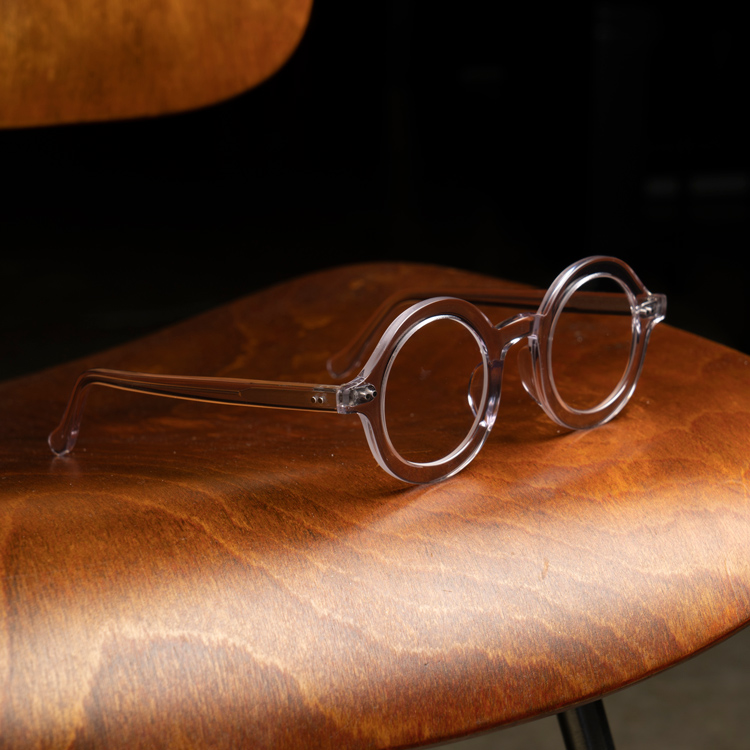 ヴィンテージ眼鏡を現代解釈した 新ブランド「Side Effects Eye Products」