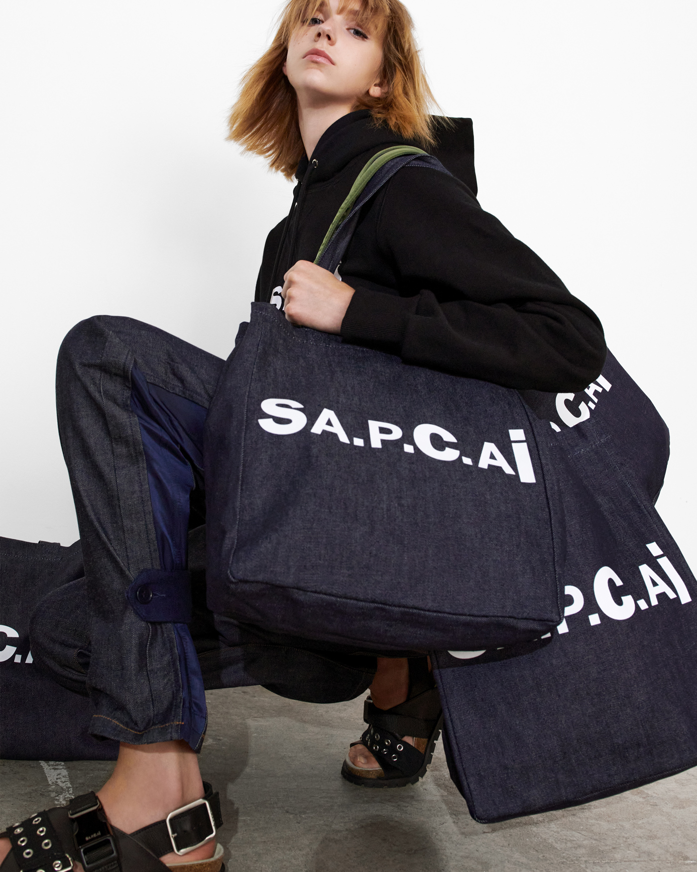 A.P.C.」と「sacai」、 両ブランドの魅力が詰まった スモールコレクション